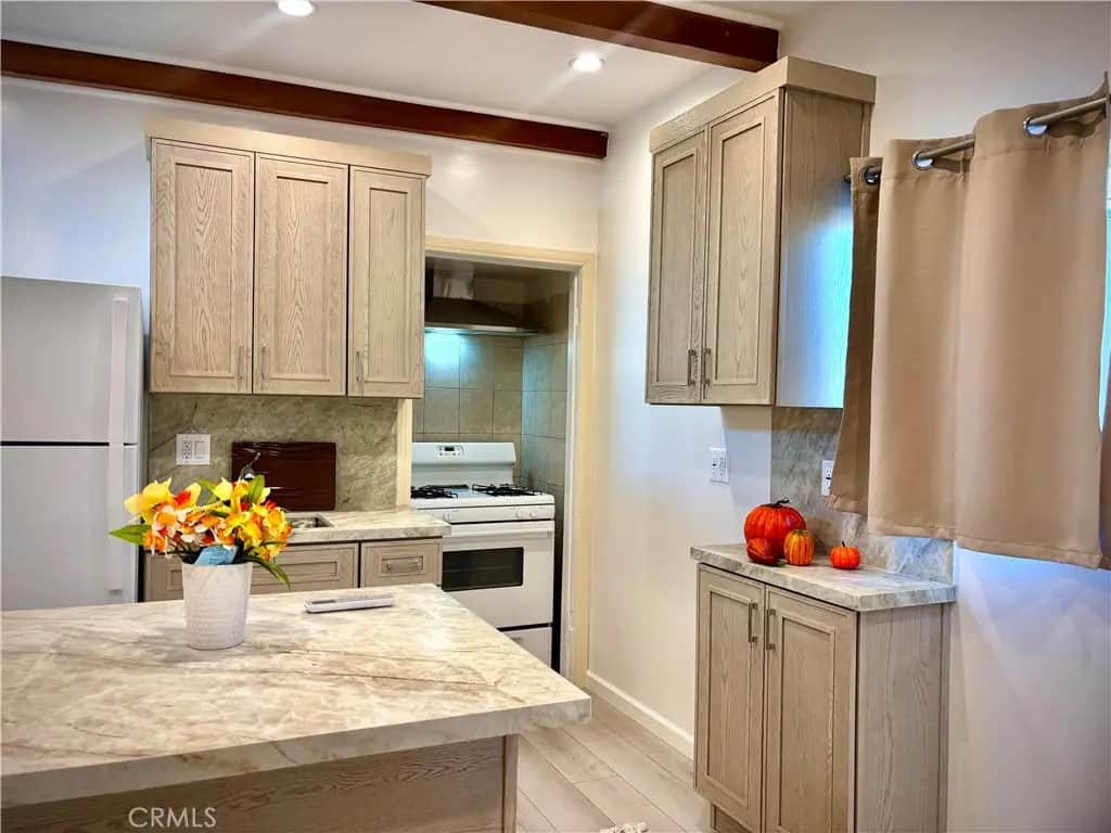 1533 N Naomi, Burbank, CA — listing photo 1