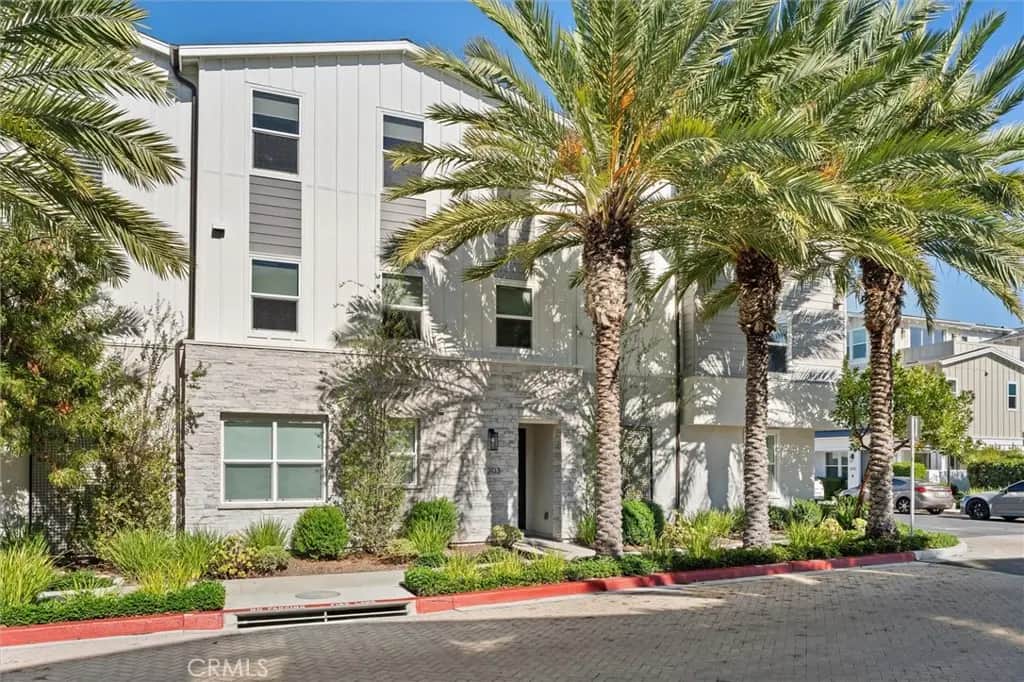 1203 Winslow Lane, Newport Beach, CA — listing photo 1