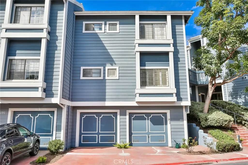 8191 Sandcove Circle 102, Huntington Beach, CA — listing photo 1