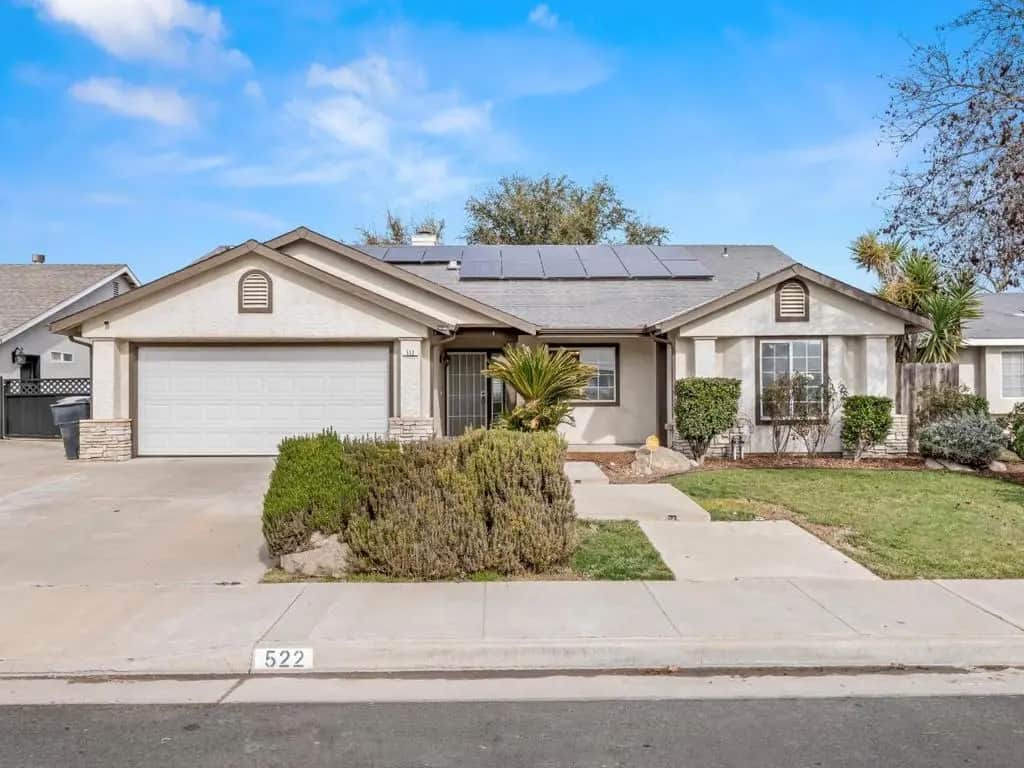 522 W Windsor Drive, Hanford, CA — listing photo 1