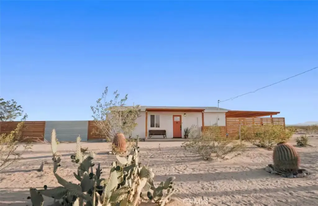 60521 Lorraine Avenue, Landers, CA — listing photo 1