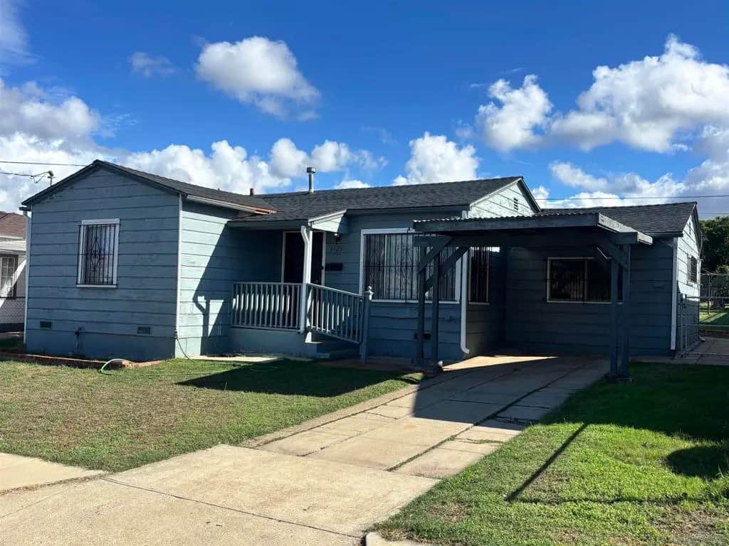 2125 B Avenue, National City, CA — listing photo 1