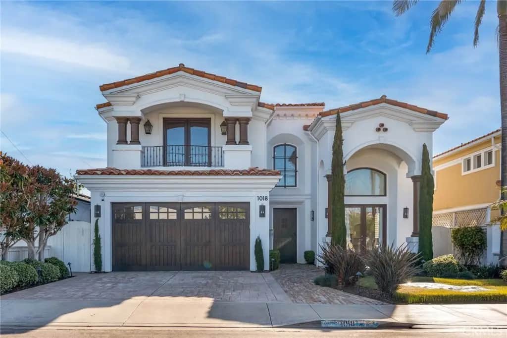 1018 11th Street, Manhattan Beach, CA — listing photo 1