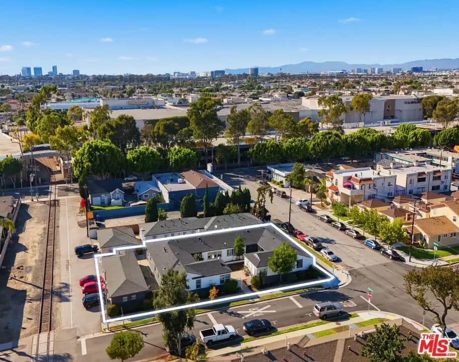 12415 Cedar Avenue, Hawthorne, CA — listing photo 1