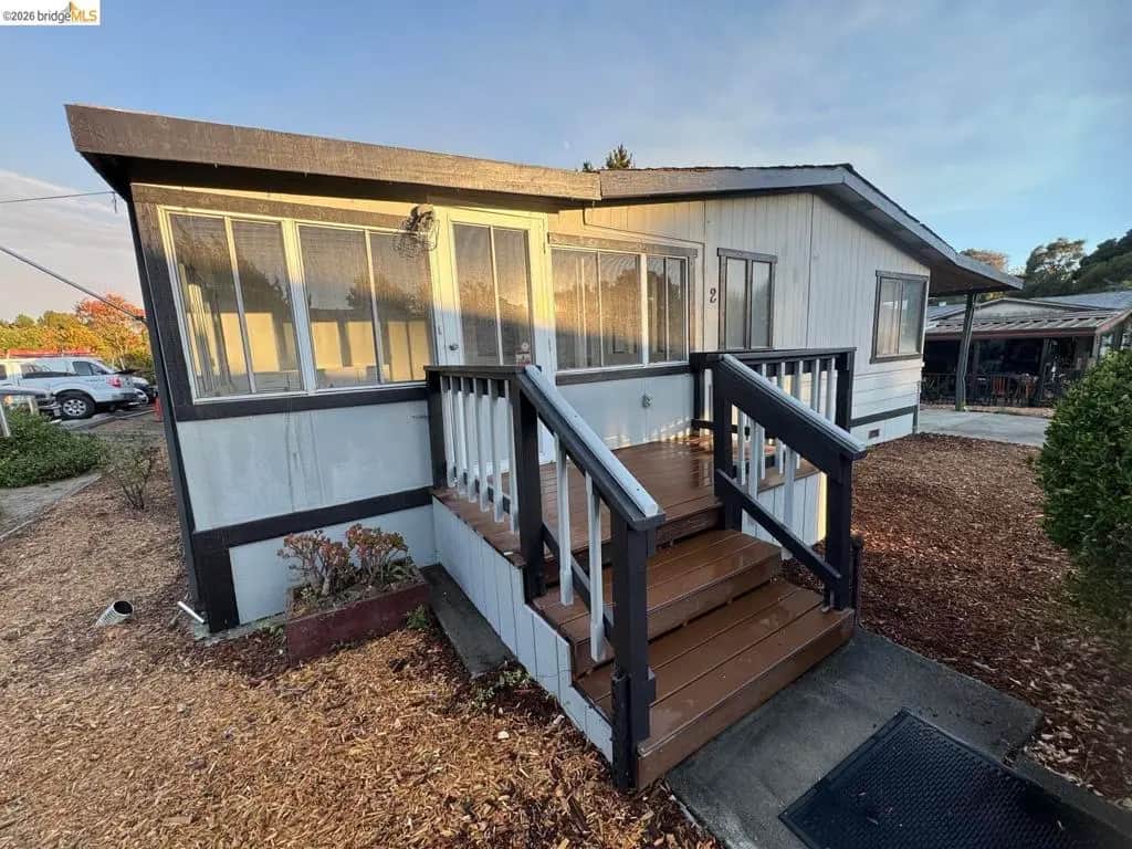 122 Crespi CIR, Watsonville, CA — listing photo 1