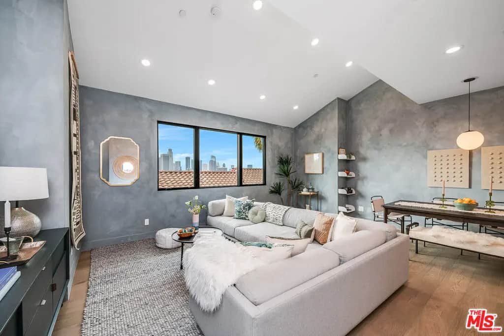 1055 W Mayflower Court, Los Angeles, CA — listing photo 1