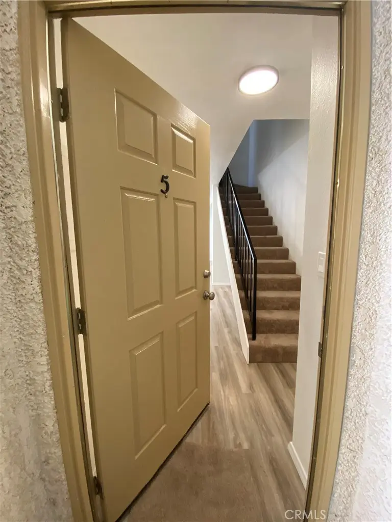 7651 Reseda Blv 5, Reseda, CA — listing photo 1