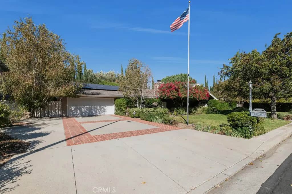 19415 Kinzie Street, Northridge, CA — listing photo 1