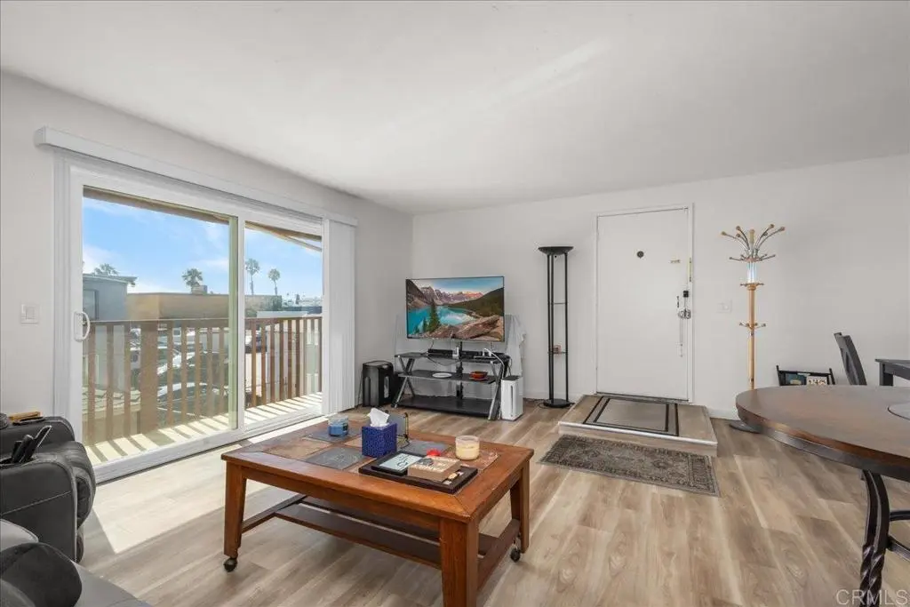 573 Park Way 6, Chula Vista, CA — listing photo 1