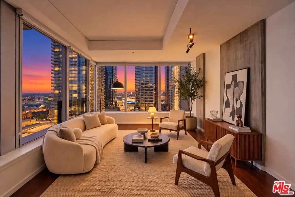 1155 S Grand Avenue 2004, Los Angeles, CA — listing photo 1