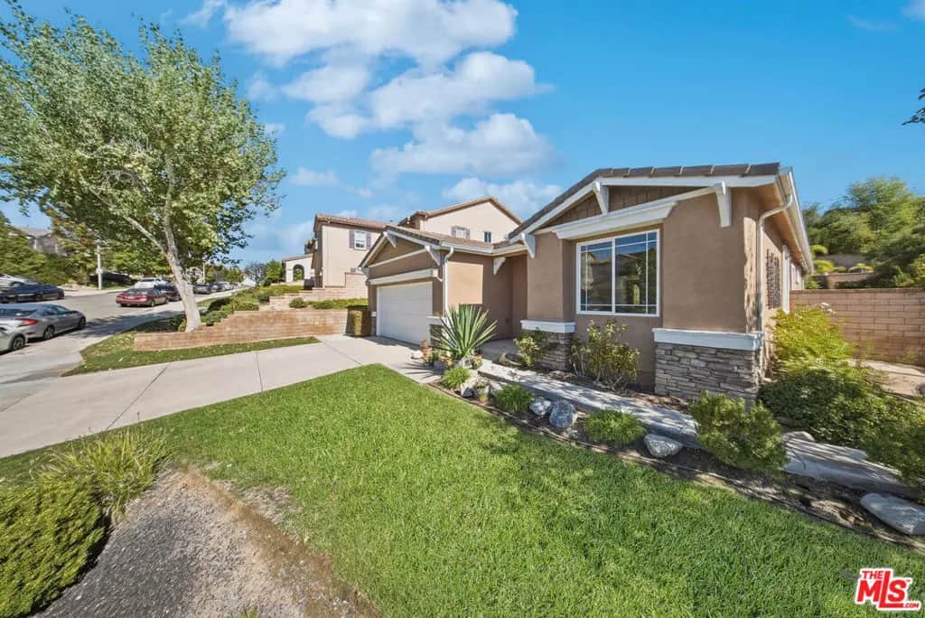 28016 Eddie Lane, Santa Clarita, CA — listing photo 1