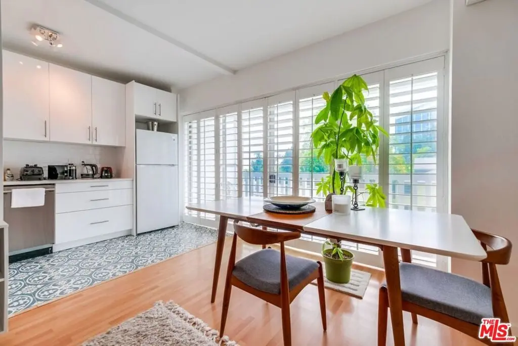 999 N Doheny Drive 302, West Hollywood, CA — listing photo 1
