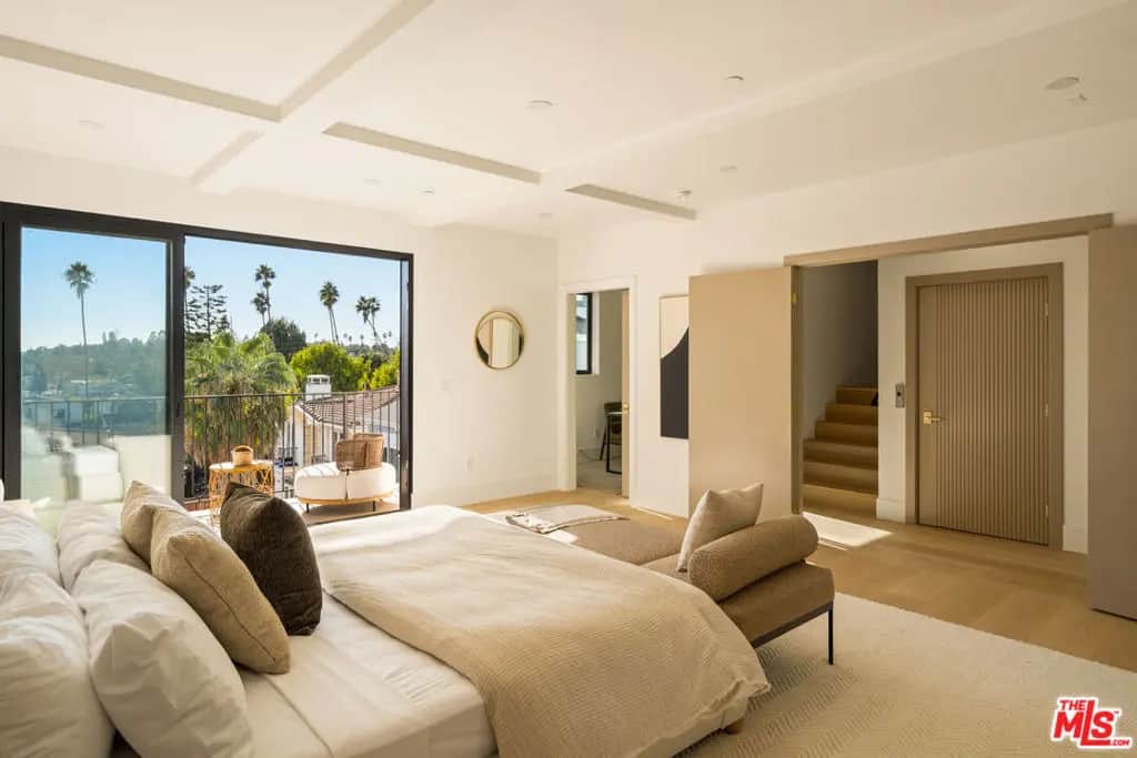 11967 Mayfield Ave 104, Los Angeles, CA — listing photo 1