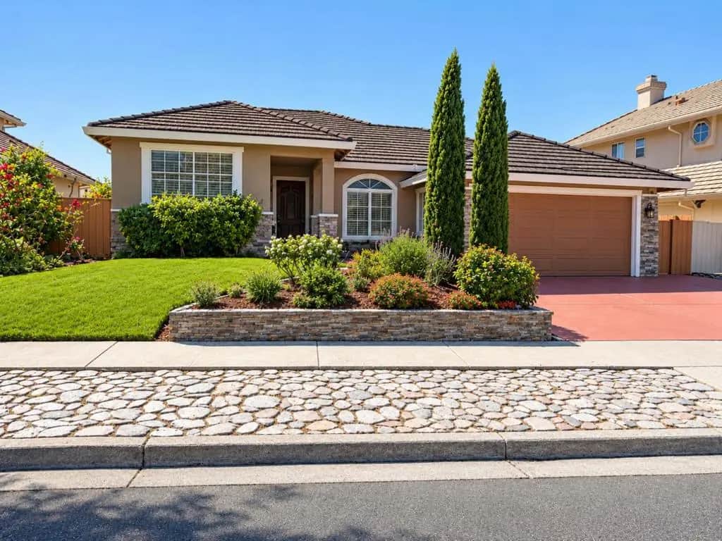 1546 Cambridge Court, Salinas, CA — listing photo 1