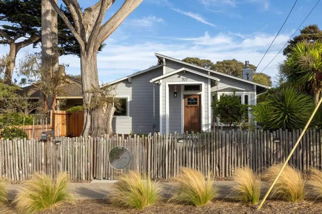 707 Walnut Street, Pacific Grove, CA — listing photo 1