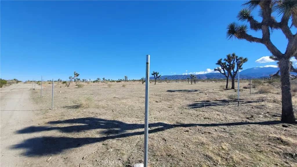 4 Largo Vista, Llano, CA — listing photo 1