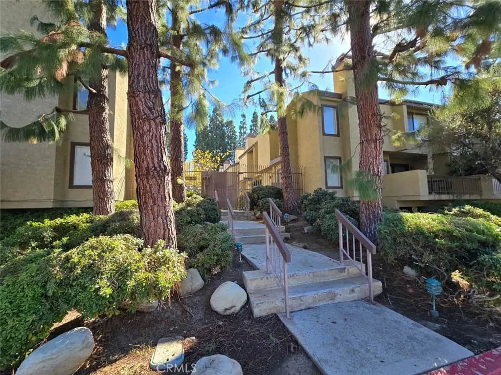 849 E Victoria 311, Carson, CA — listing photo 1