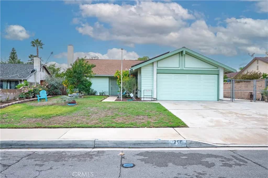 256 N Driftwood, Rialto, CA — listing photo 1
