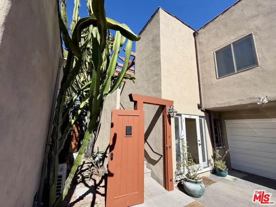 412 Norwich Drive 1/4, West Hollywood, CA — listing photo 1