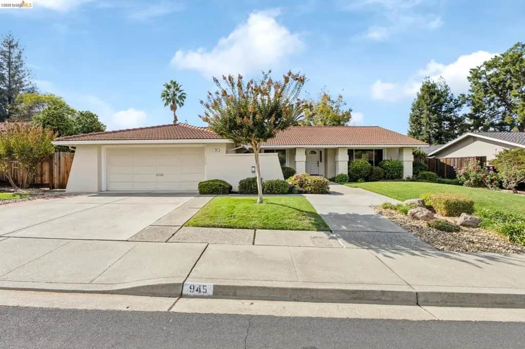 945 Natchez Dr, Walnut Creek, CA — listing photo 1