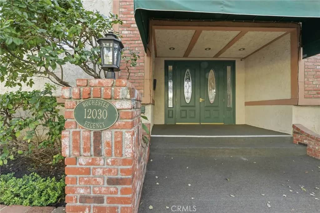 12030 Rochester 207, Los Angeles, CA — listing photo 1