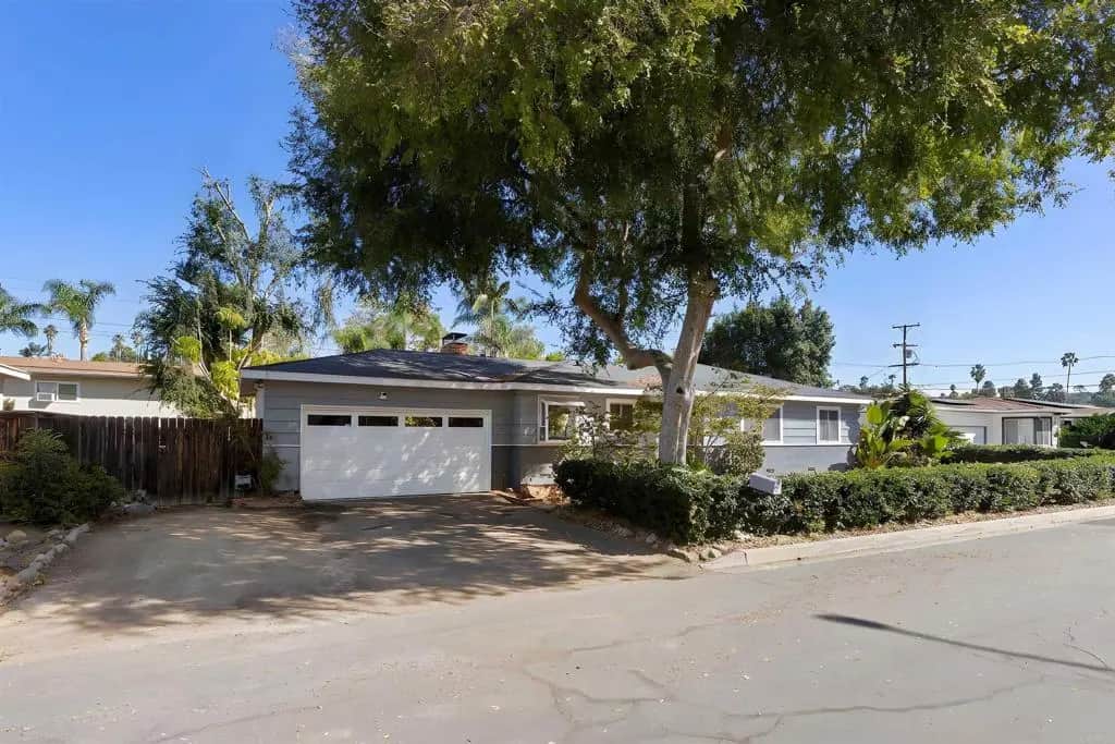 726 Windsor Court, Vista, CA — listing photo 1