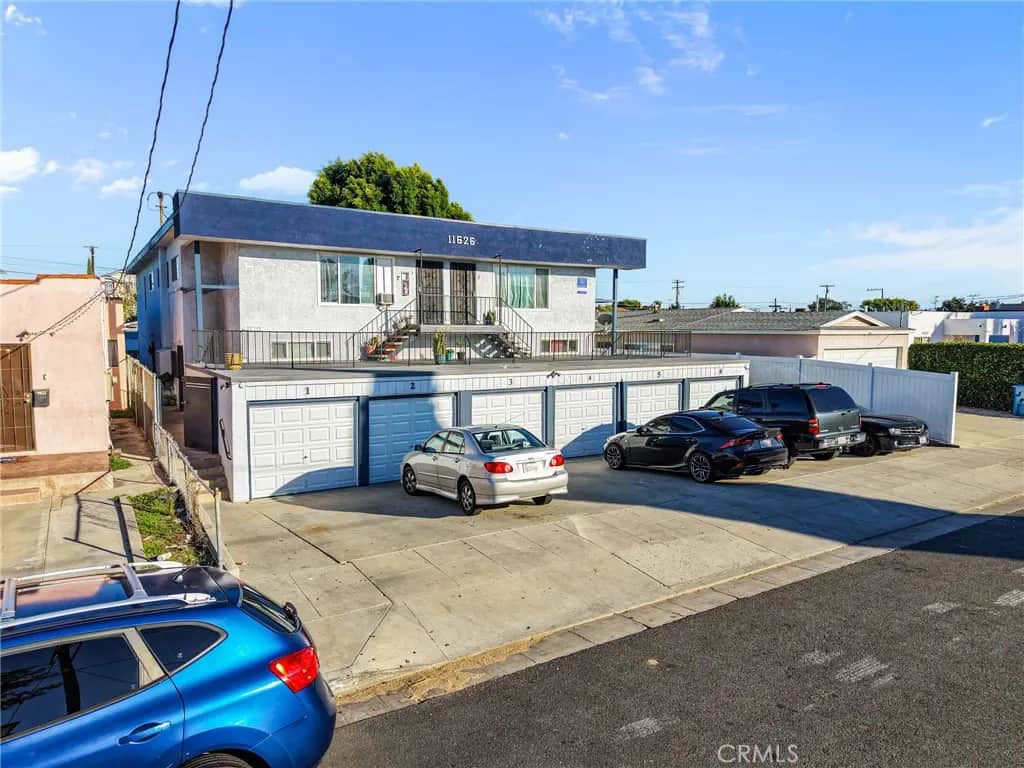 11626 Cedar Avenue, Hawthorne, CA — listing photo 1