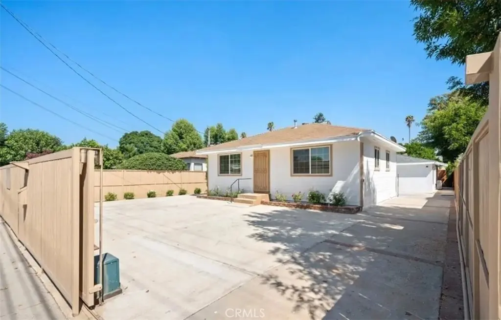 7310 Lindley 1/2, Reseda, CA — listing photo 1