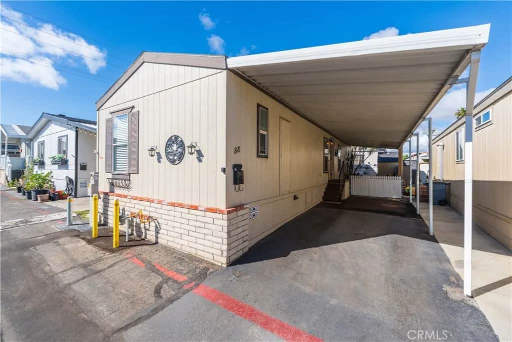 7652 Garfield 88, Huntington Beach, CA — listing photo 1
