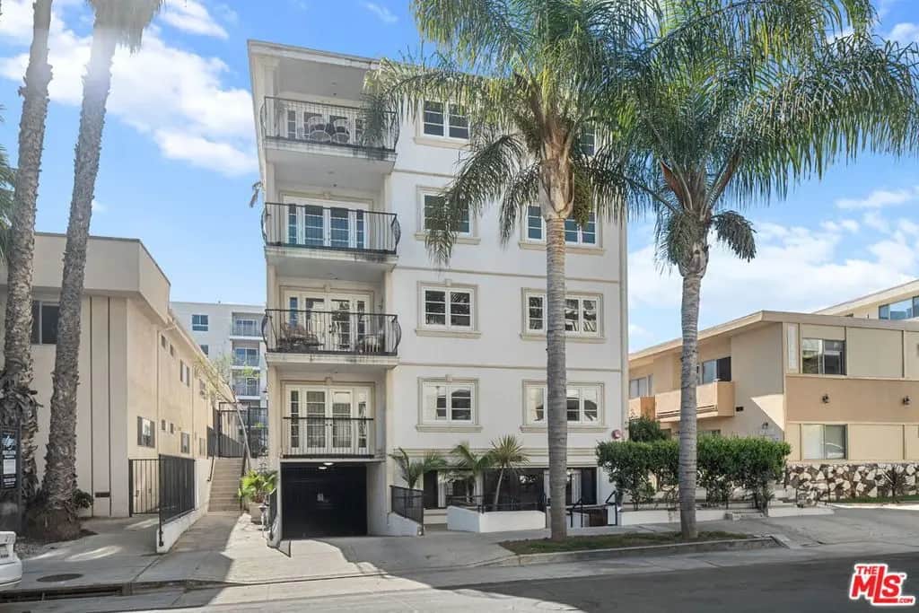 11842 Darlington Avenue 301, Los Angeles, CA — listing photo 1
