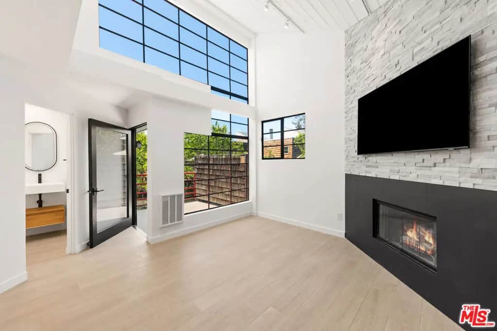 29233 Heathercliff Road 4, Malibu, CA — listing photo 1
