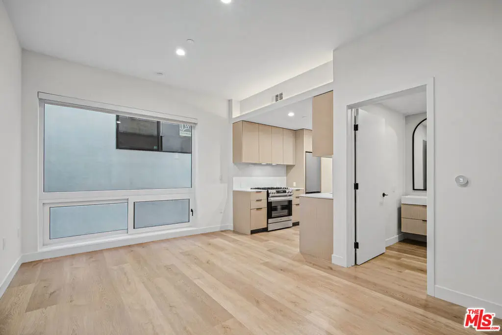 3555 Overland Avenue 211, Los Angeles, CA — listing photo 1