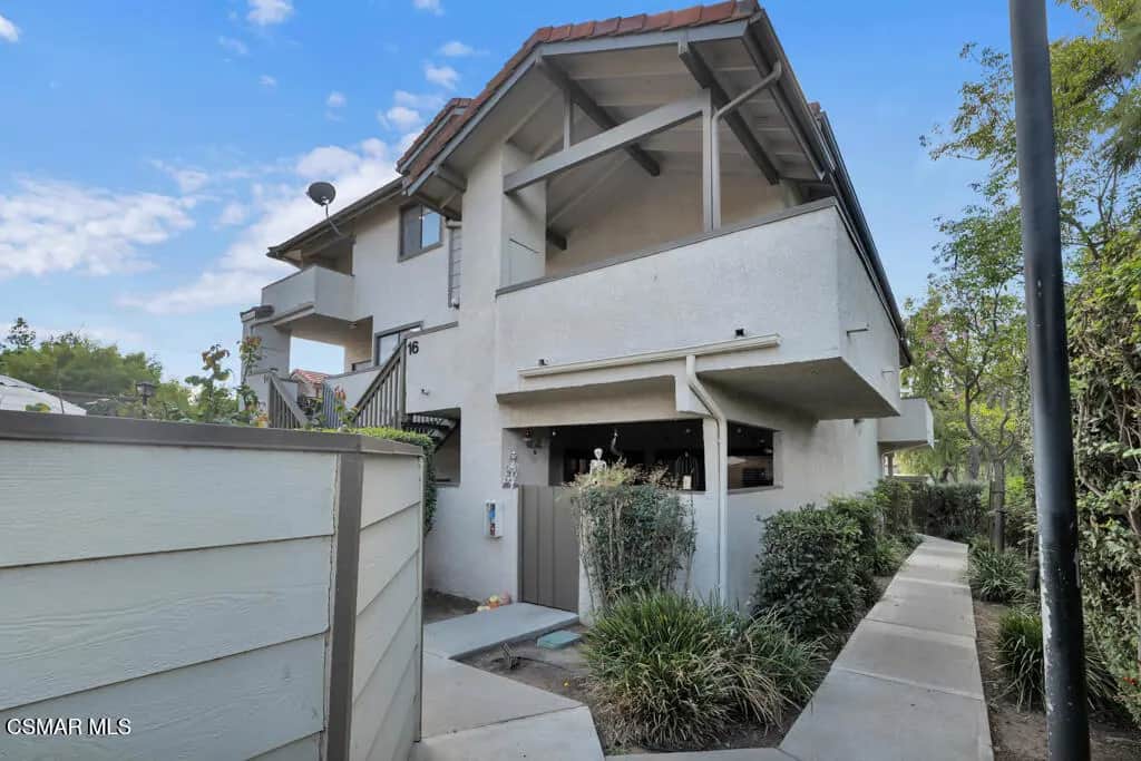 104 Maegan Place 16, Thousand Oaks, CA — listing photo 1