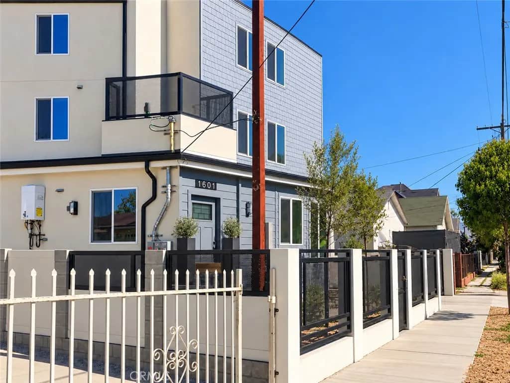 1601 W 36th Street A101-A103, Los Angeles, CA — listing photo 1