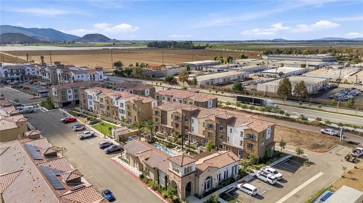 558 Via Zibello, Camarillo, CA — listing photo 1