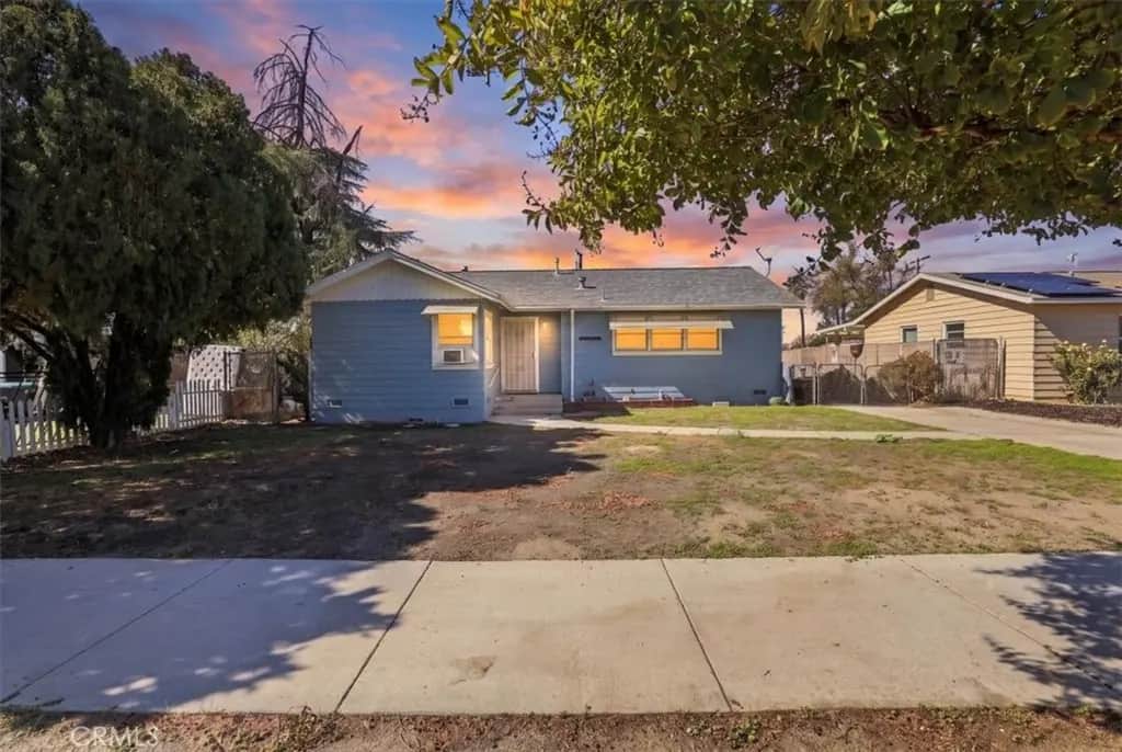 425 S Carmalita, Hemet, CA — listing photo 1