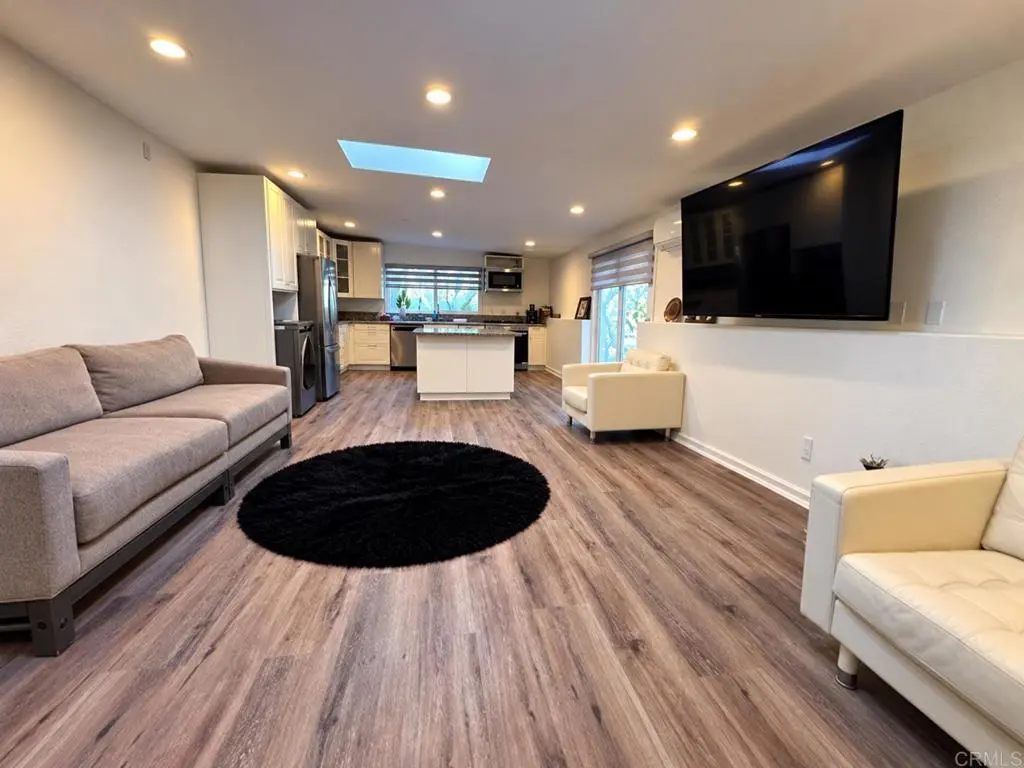 447 W Citracado Pkwy, Escondido, CA — listing photo 1