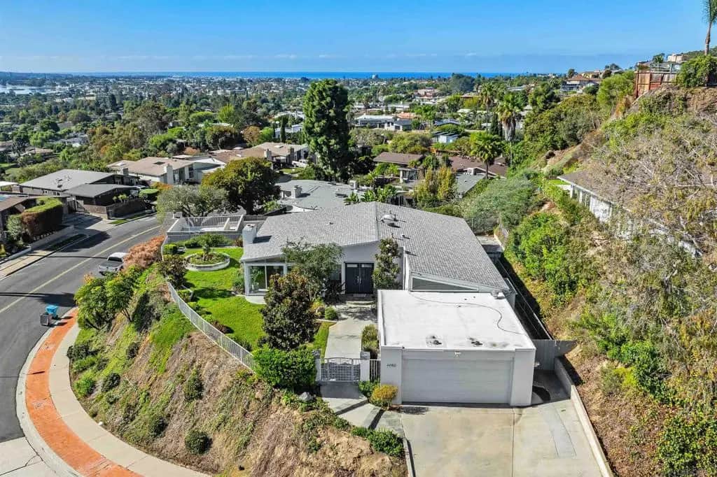 4980 Pacifica Dr., San Diego, CA — listing photo 1