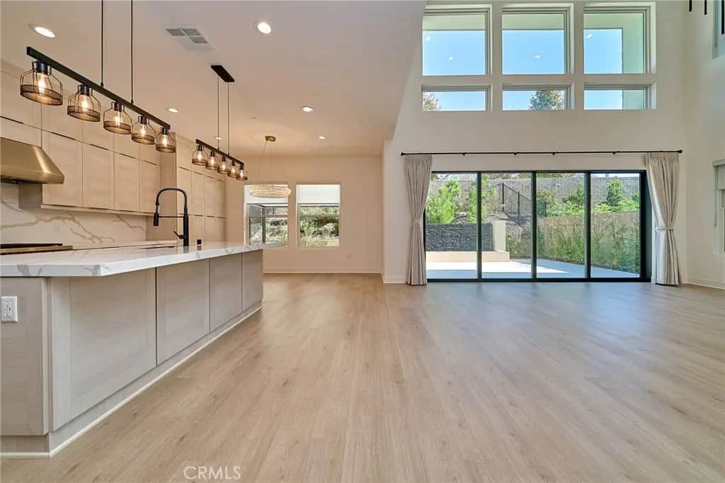 180 Creation, Irvine, CA — listing photo 1