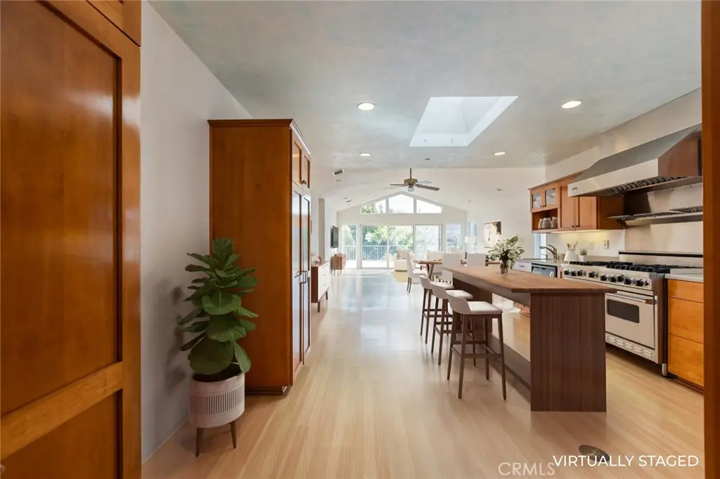1050 Avenue D, Redondo Beach, CA — listing photo 1