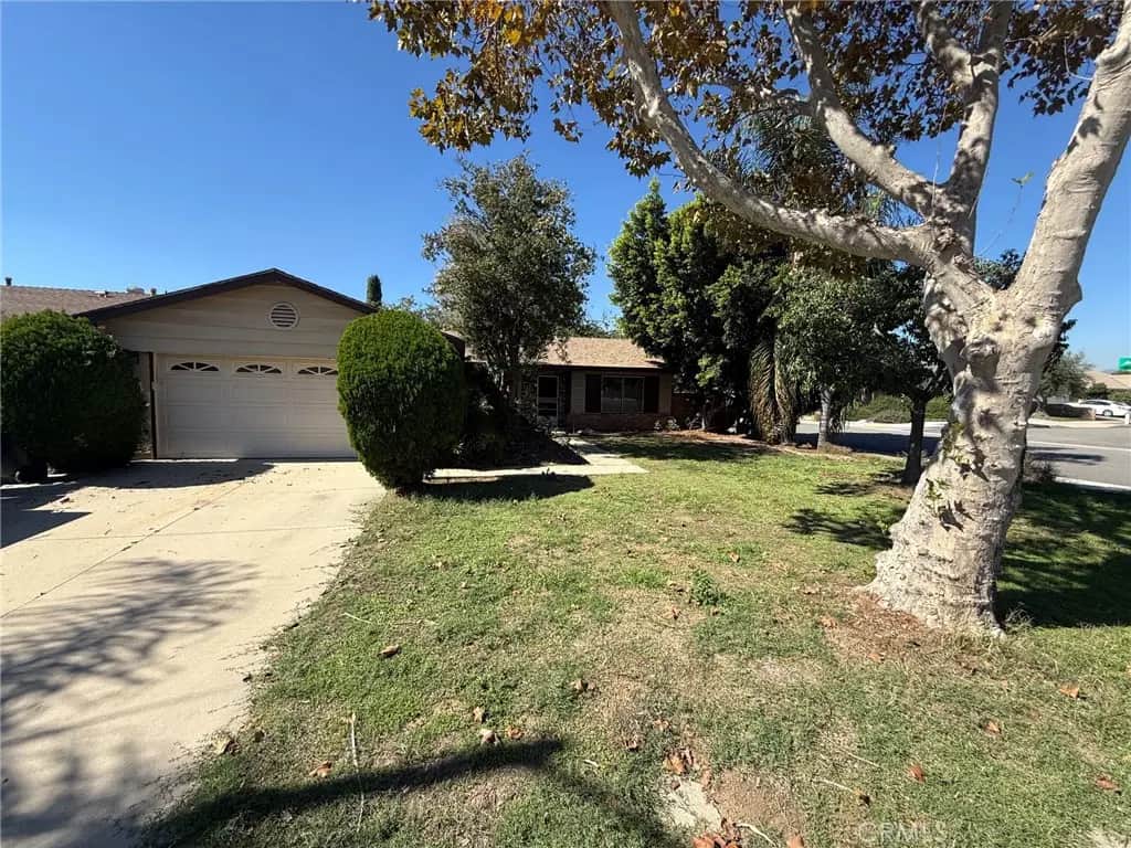 2106 Holly, Ontario, CA — listing photo 1
