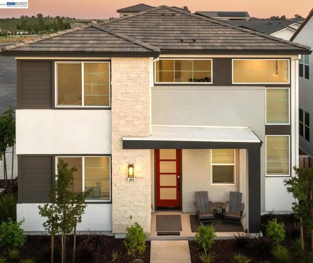 303 Flagship Dr, Napa, CA — listing photo 1