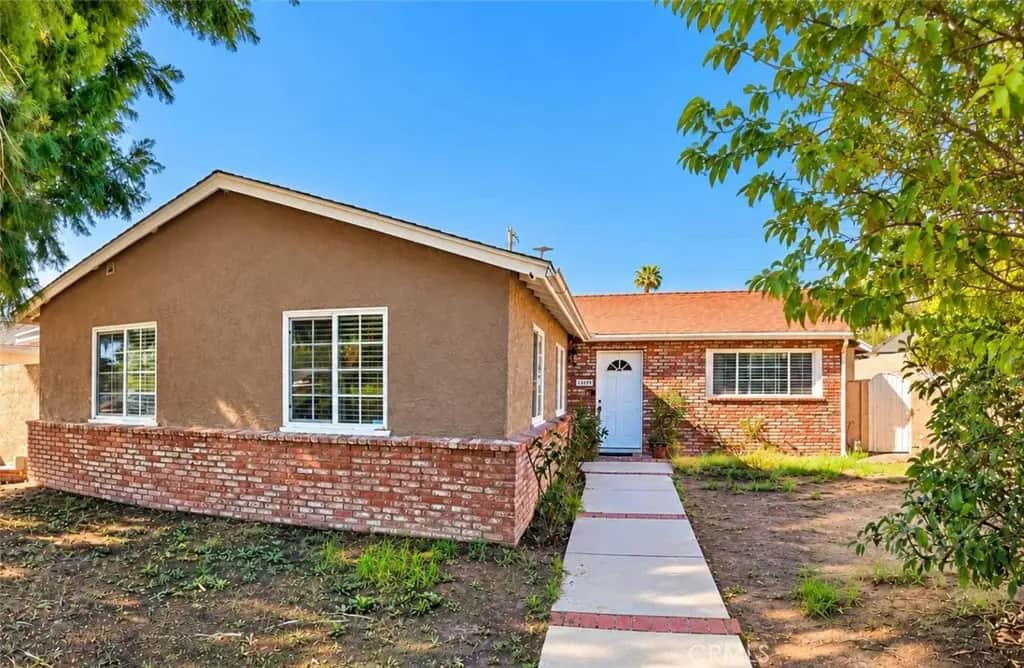 11201 Hayvenhurst Avenue, Granada Hills, CA — listing photo 1
