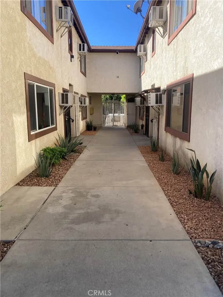 10726 Sutter Avenue 6, Pacoima, CA — listing photo 1