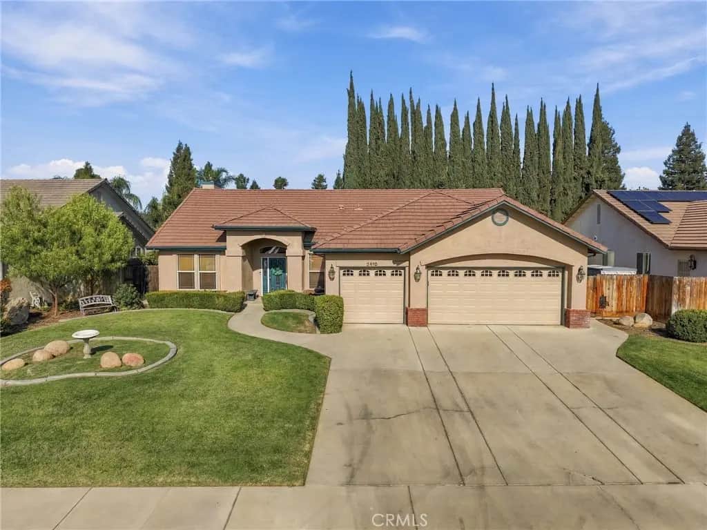 2416 S Beech Drive, Visalia, CA — listing photo 1