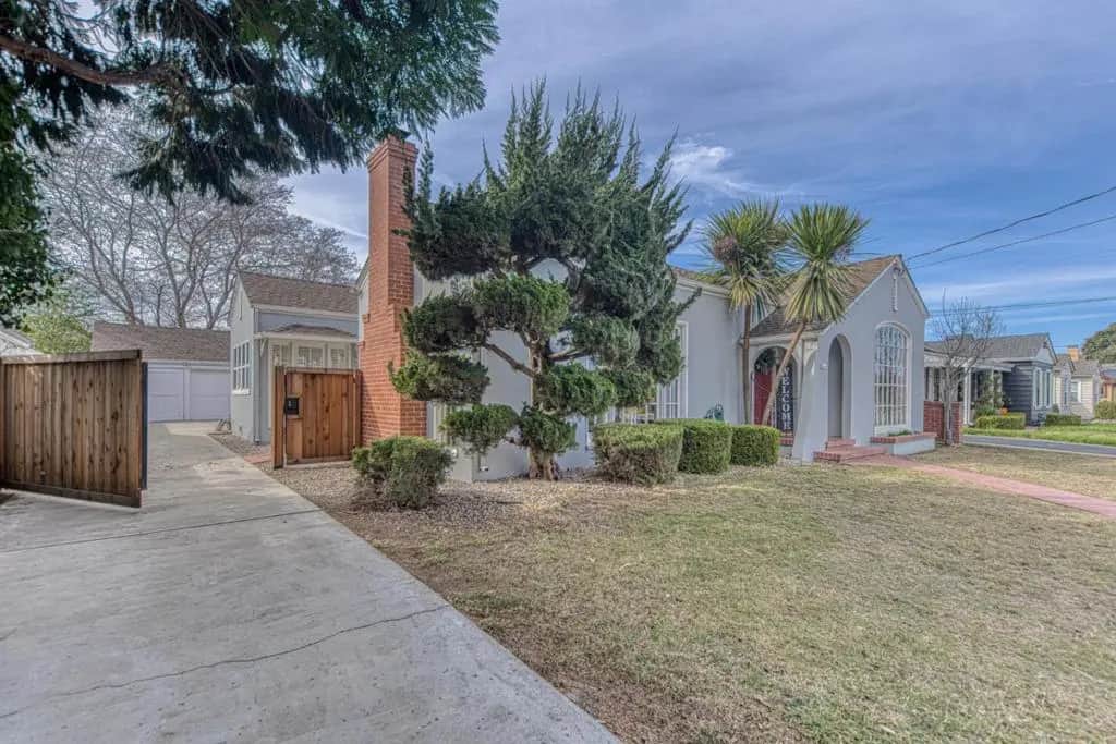 160 Lorimer Street, Salinas, CA — listing photo 1