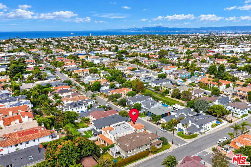 1250 8th Street, Manhattan Beach, CA — listing photo 1