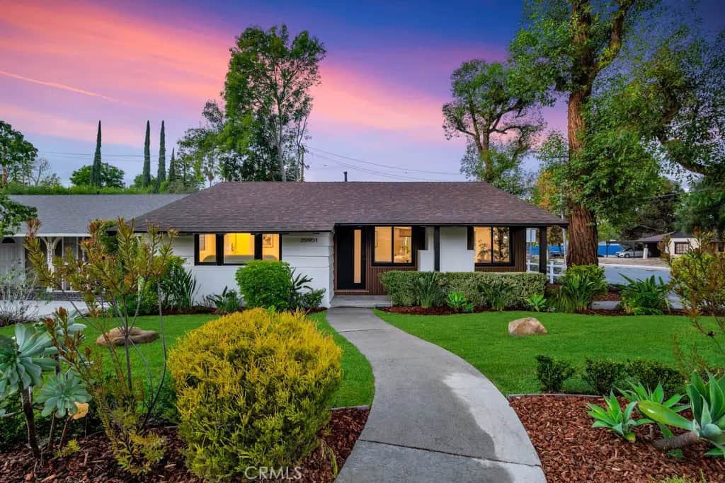 20901 Dumetz Road, Woodland Hills, CA — listing photo 1