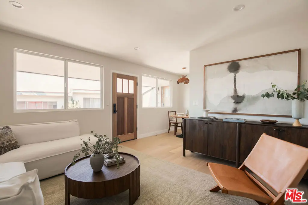 2140 Reservoir Street 6, Los Angeles, CA — listing photo 1