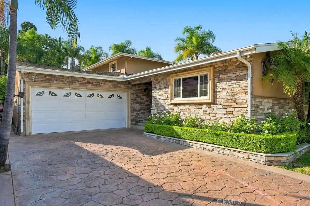 1711 Thorncrest Drive, Glendale, CA — listing photo 1